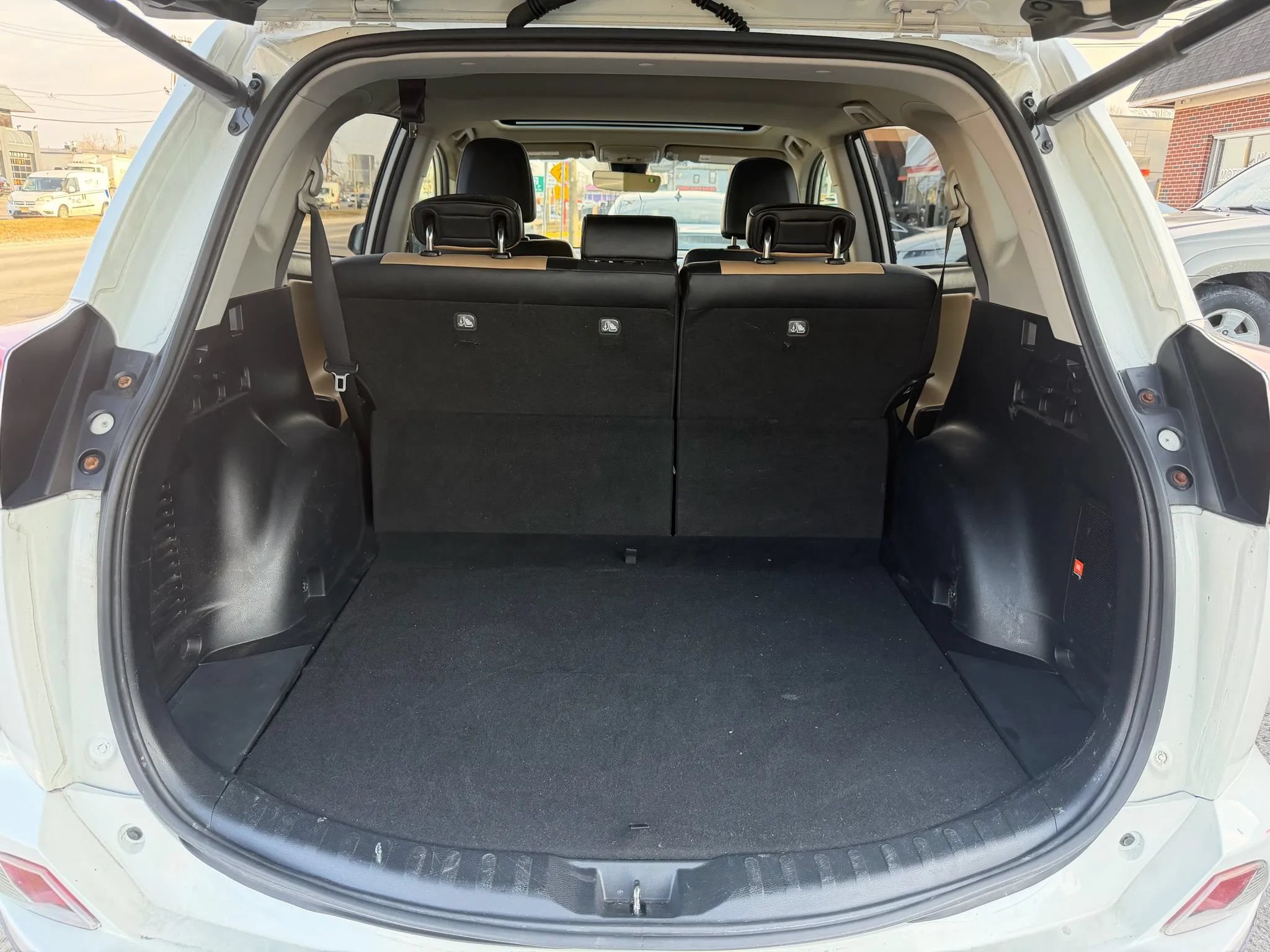 Used 2018 Toyota RAV4 Limited AWD/4WD image 13