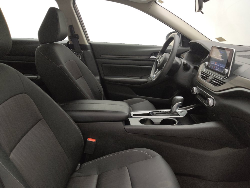 Used 2024 Nissan Altima 2.5 SV image 21