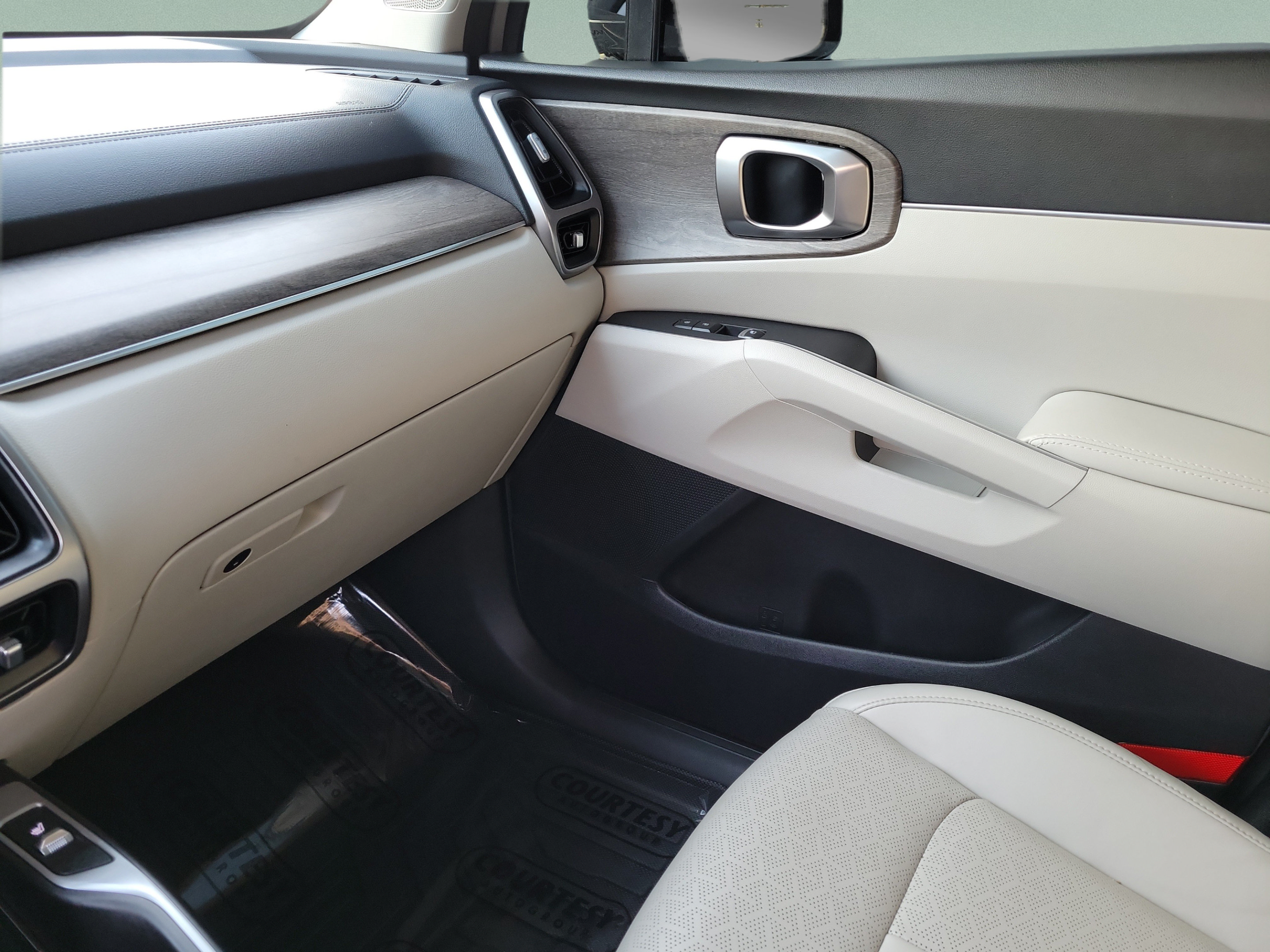 Certified 2023 Kia Sorento X-Line EX AWD/4WD image 21