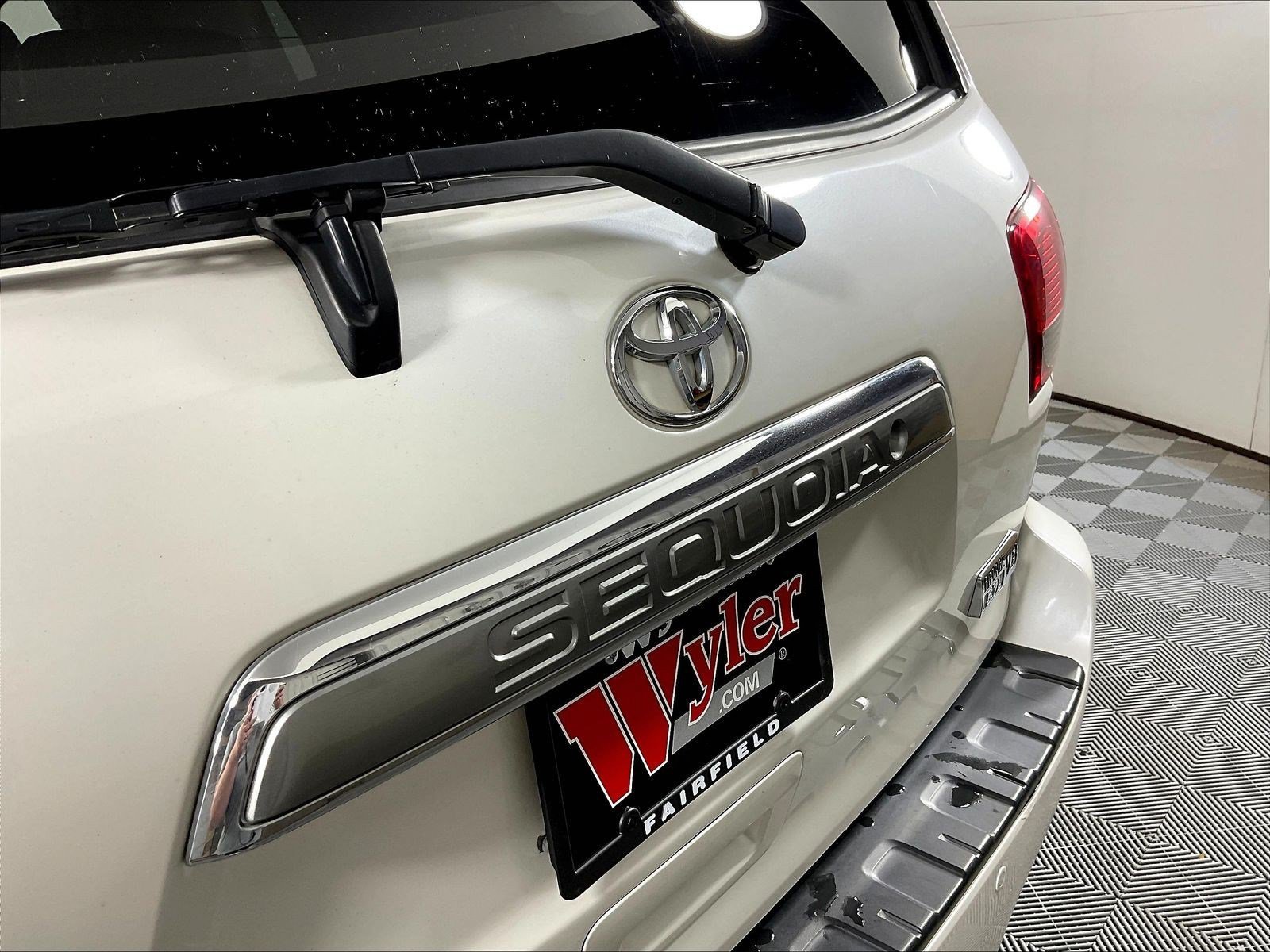 Used 2017 Toyota Sequoia Platinum RWD image 24