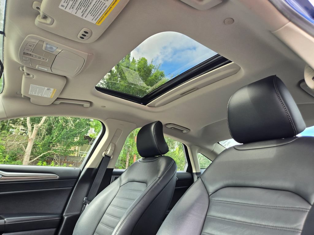 Used 2017 Ford Fusion Energi SE FWD image 22