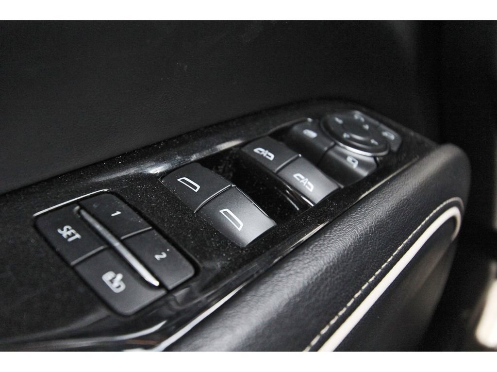 Used 2023 Cadillac Escalade ESV Premium Luxury image 11