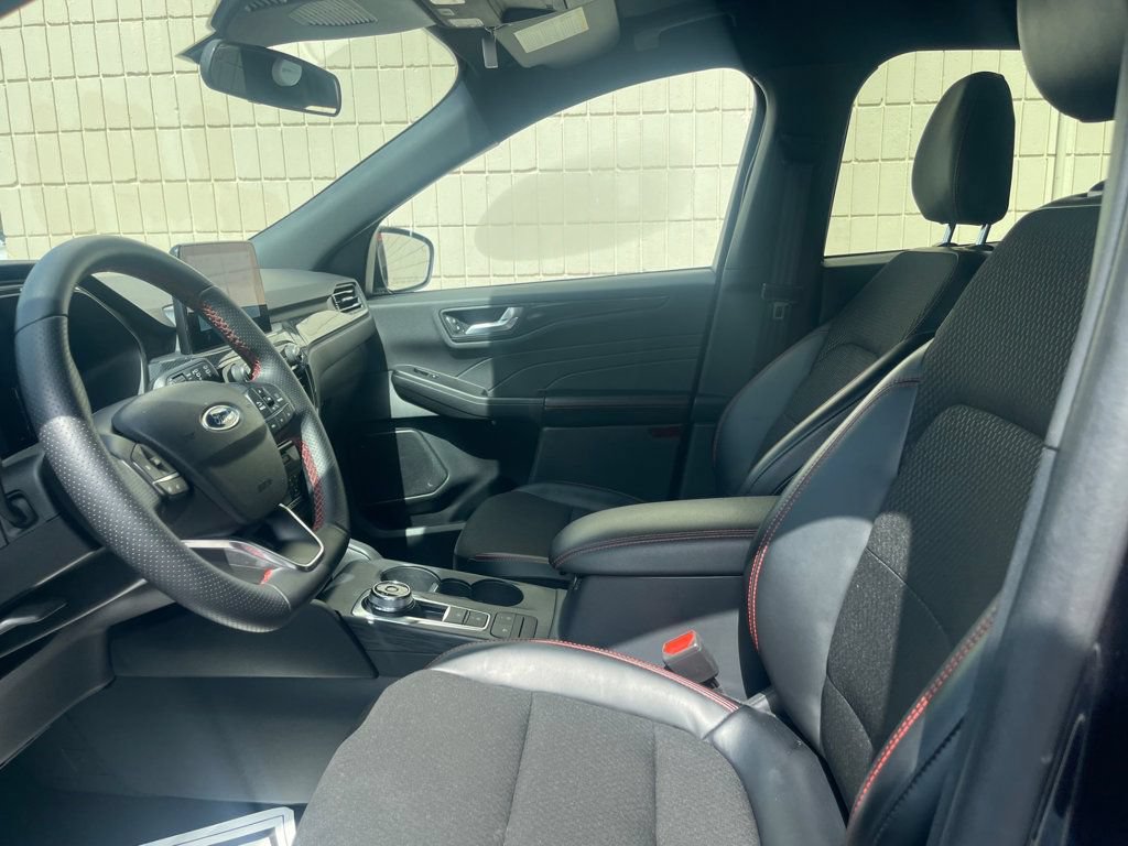 Used 2025 Ford Escape ST-Line AWD/4WD image 10