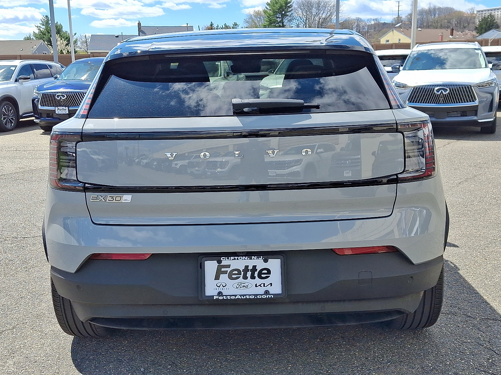 Used 2025 Volvo EX30 Ultra w/ Climate Package image 5