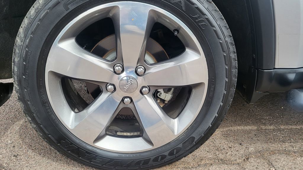 Used 2014 Jeep Grand Cherokee Limited RWD image 16