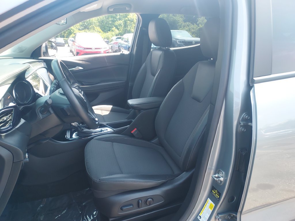 Used 2023 Buick Encore GX Select w/ Safety Package II AWD/4WD image 25