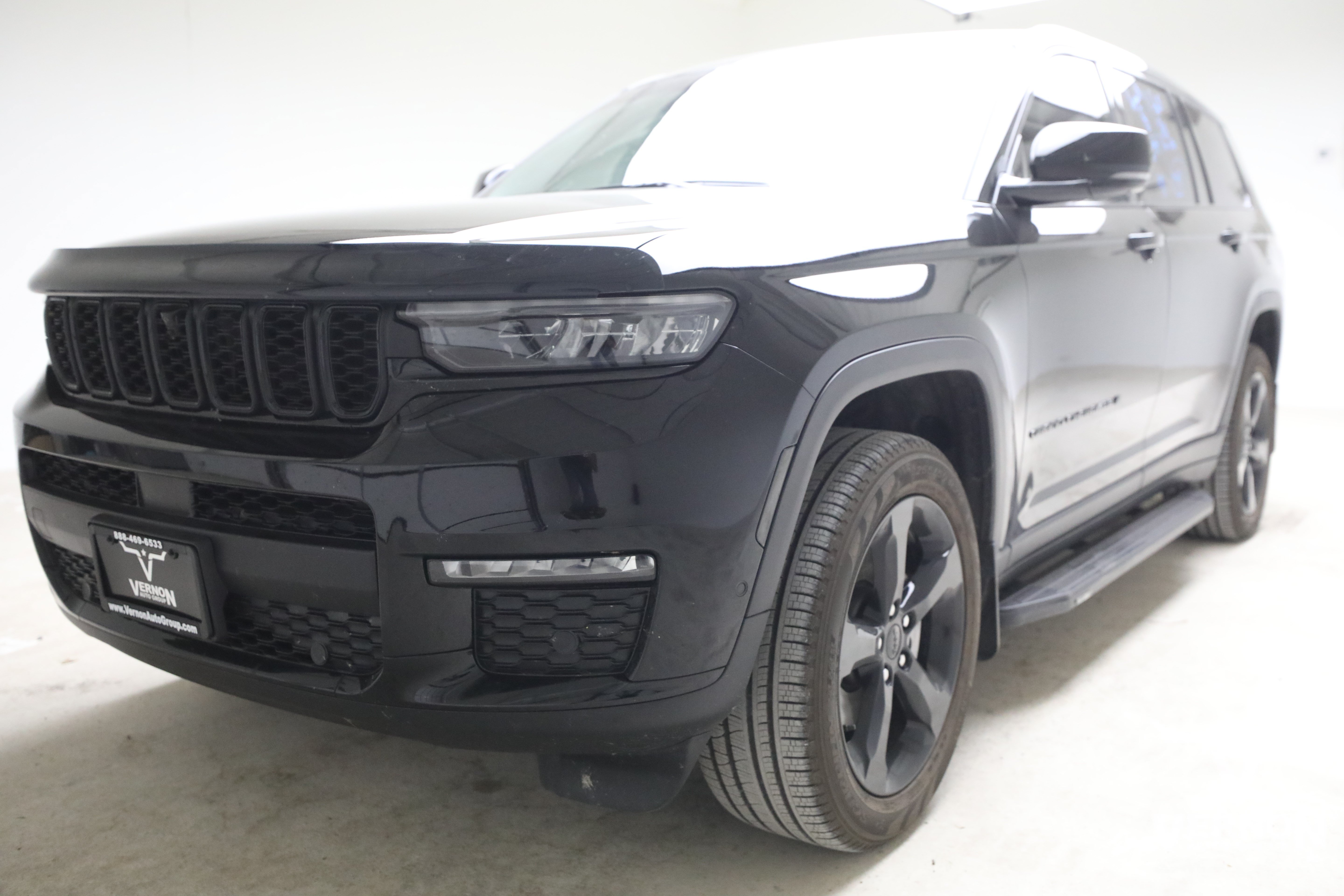 Used 2025 Jeep Grand Cherokee L Limited w/ Luxury Tech Group II AWD/4WD image 1