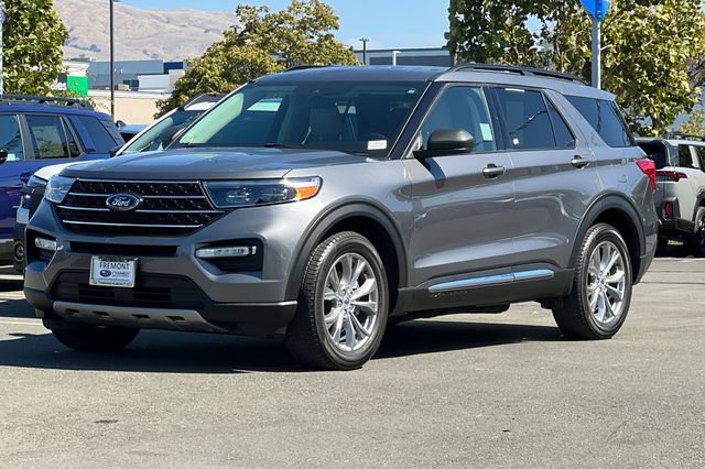 Used 2022 Ford Explorer XLT w/ Equipment Group 202A AWD/4WD image 8