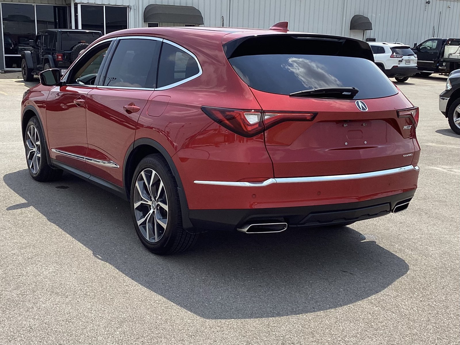 Used 2023 Acura MDX w/ Technology Package AWD/4WD image 6