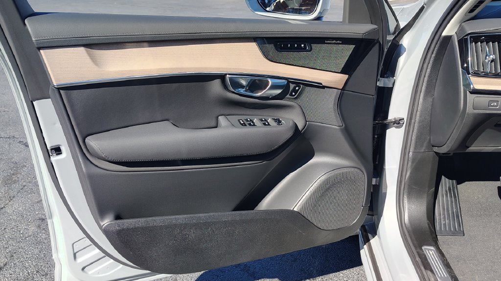 New 2026 Volvo XC90 B6 Plus w/ Protection Package Premier AWD/4WD image 8