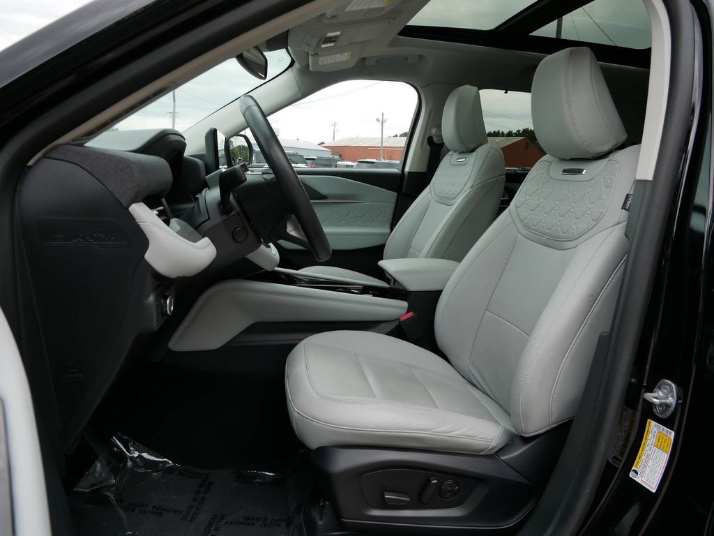 Used 2025 Ford Explorer Platinum w/ Ultimate Package AWD/4WD image 15