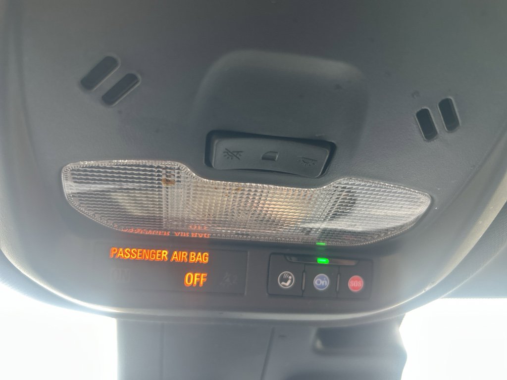 Used 2025 Chevrolet Trax RS w/ Driver Confidence Package image 29