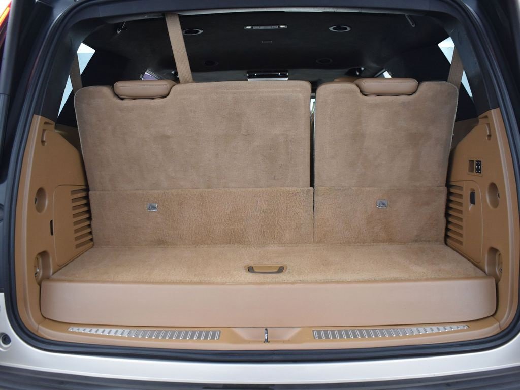 Used 2017 Cadillac Escalade Platinum image 32