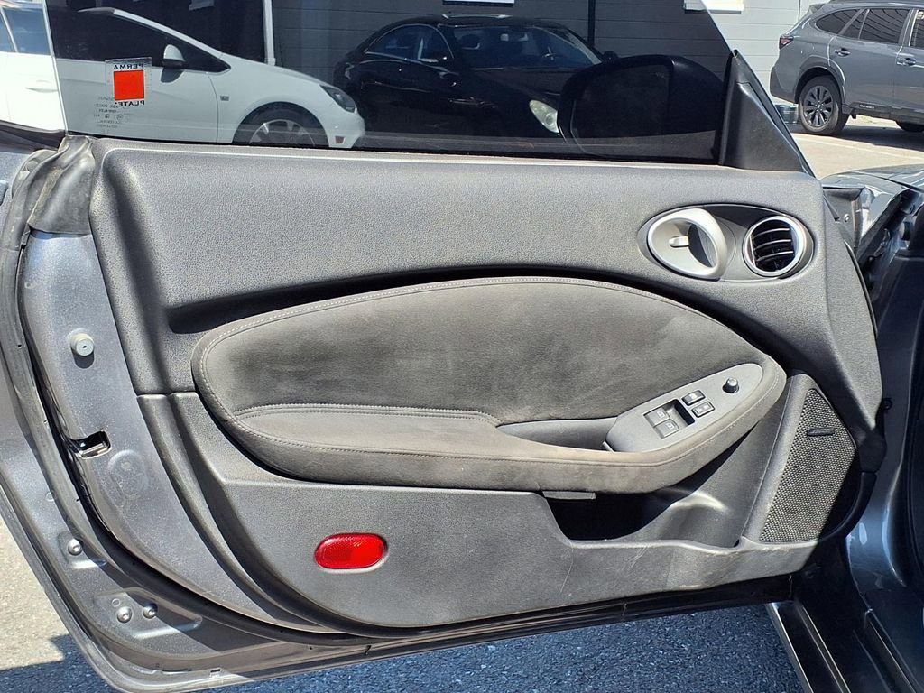 Used 2019 Nissan 370Z Touring Sport RWD image 24