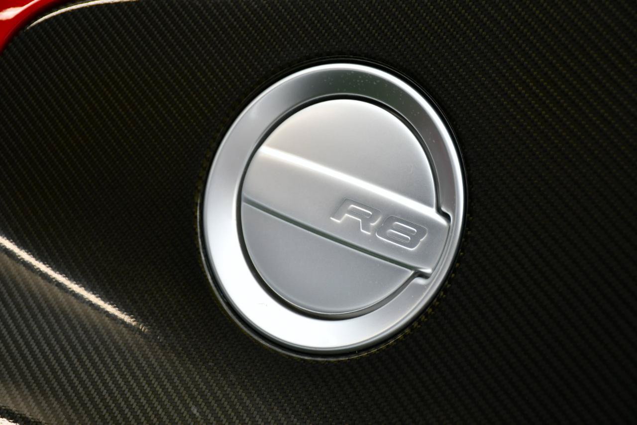 Used 2014 Audi R8 V8 w/ Convenience Package AWD/4WD image 13