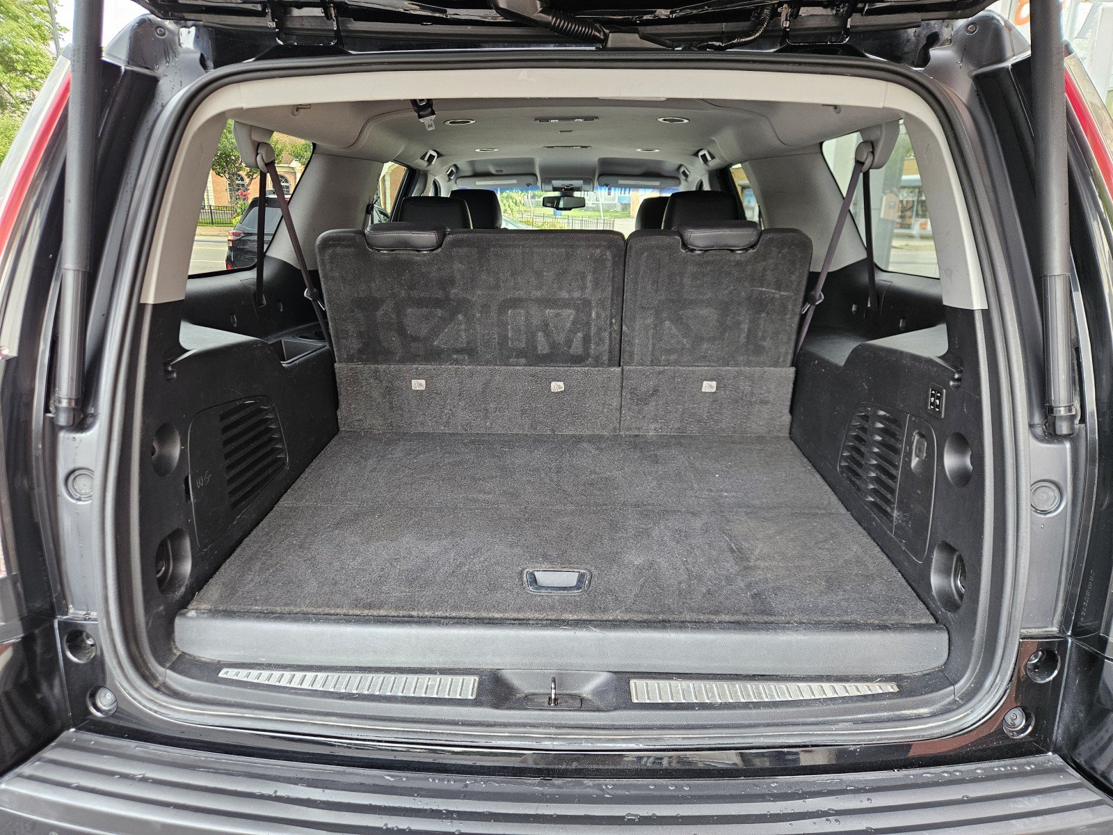 Used 2017 Cadillac Escalade ESV 4WD image 33
