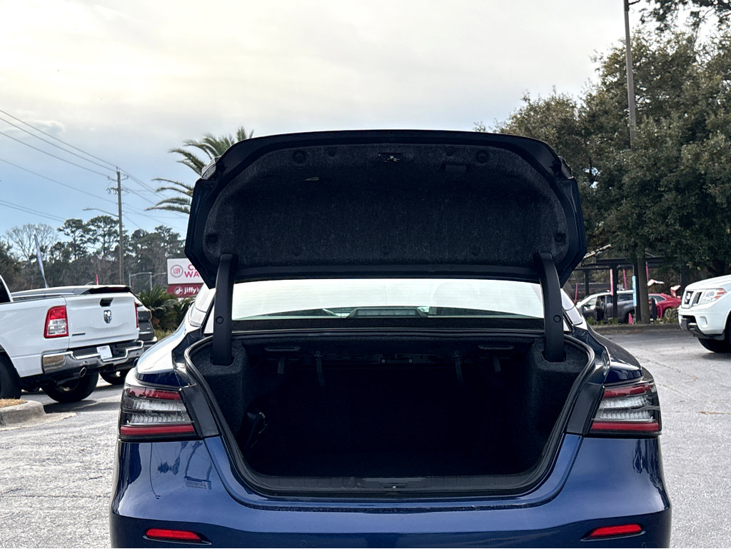 Used 2023 Nissan Maxima SV w/ Floor Mat Group image 22