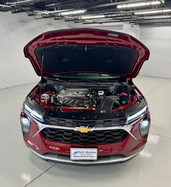 Used 2025 Chevrolet Trax LT w/ LT Convenience Package FWD image 26