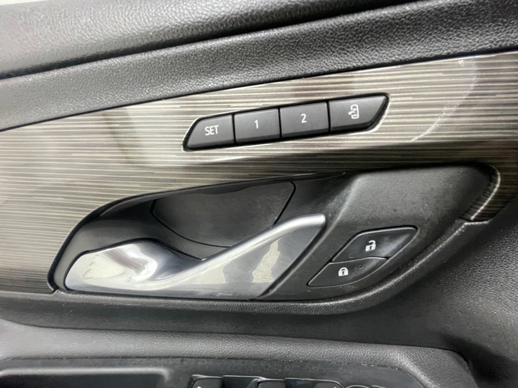Used 2022 GMC Terrain SLT AWD/4WD image 14