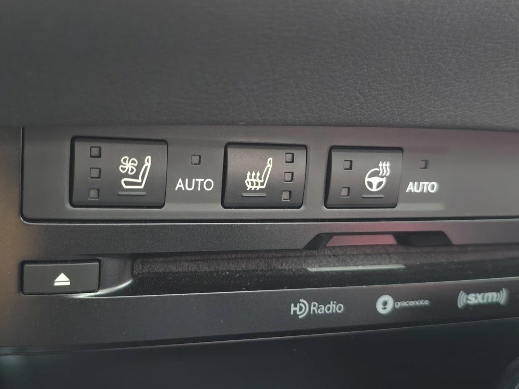 Used 2022 Lexus ES 300h F Sport image 3