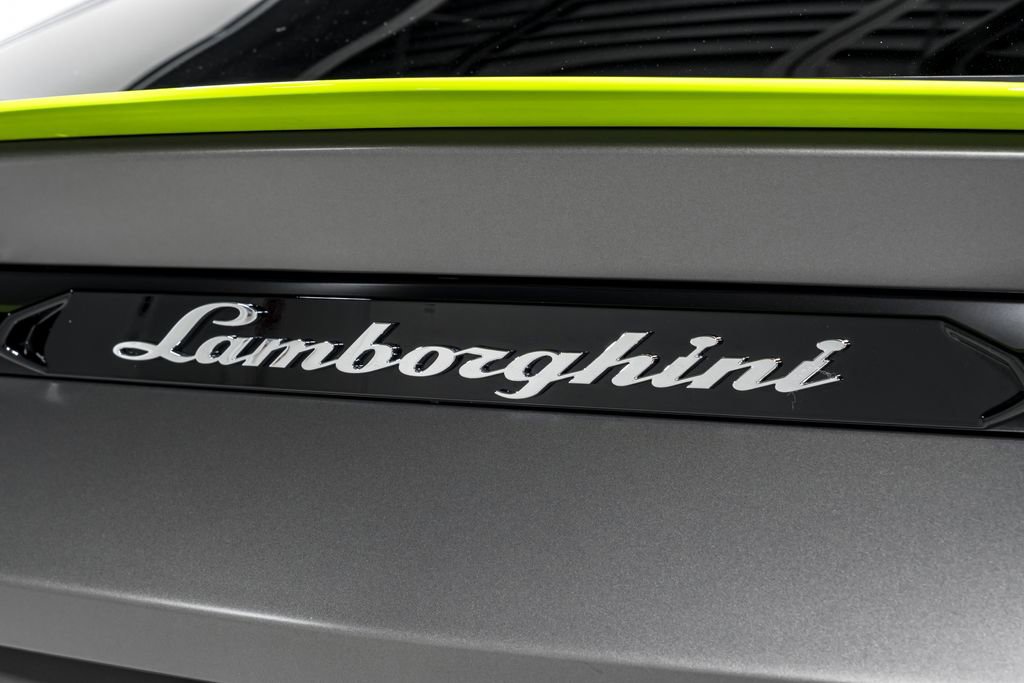 Used 2022 Lamborghini Urus AWD/4WD image 59