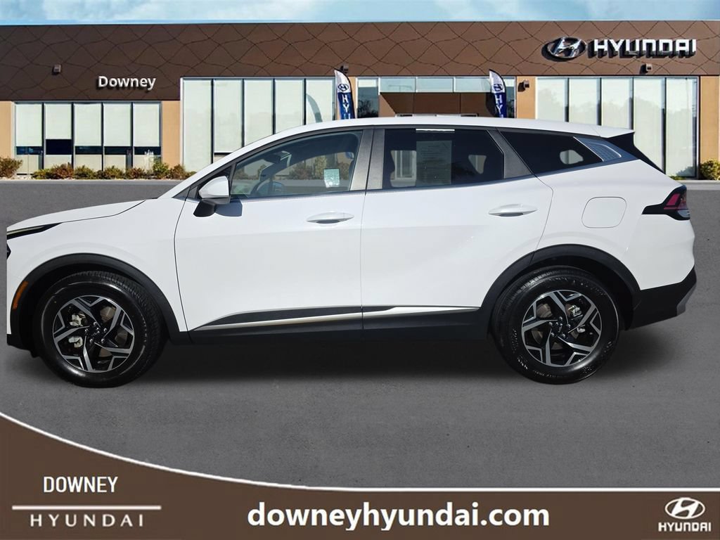 Used 2025 Kia Sportage LX FWD image 2