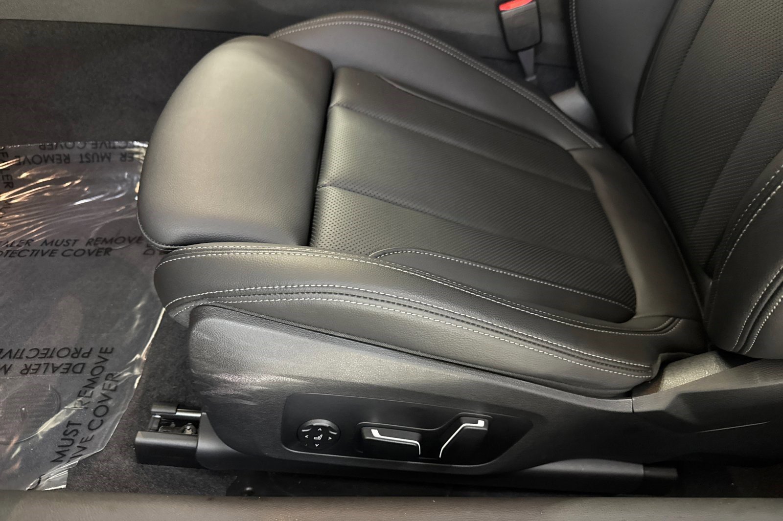 Used 2025 BMW 230i Coupe w/ Premium Package image 15