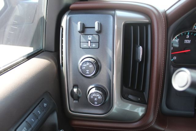 Used 2016 Chevrolet Silverado 1500 High Country image 37