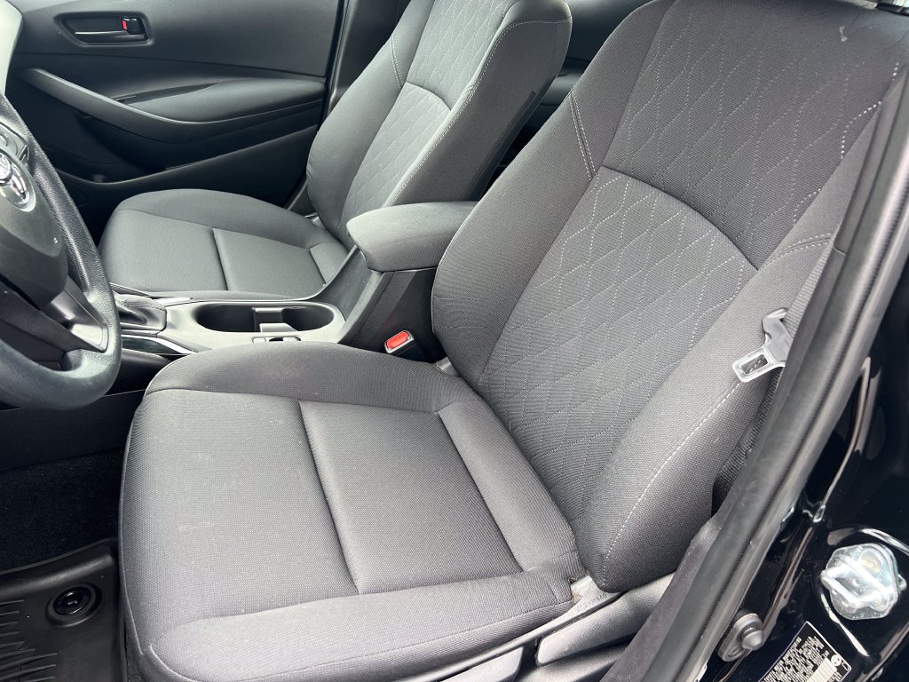 Used 2025 Toyota Corolla LE FWD image 11