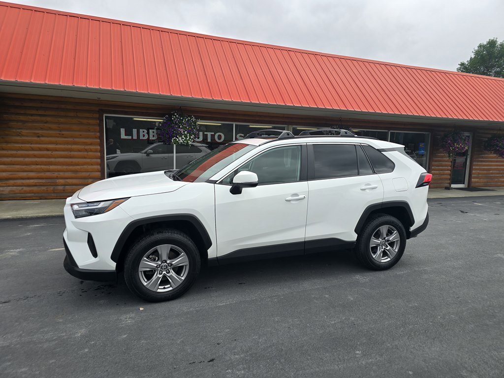 Used 2023 Toyota RAV4 XLE image 1