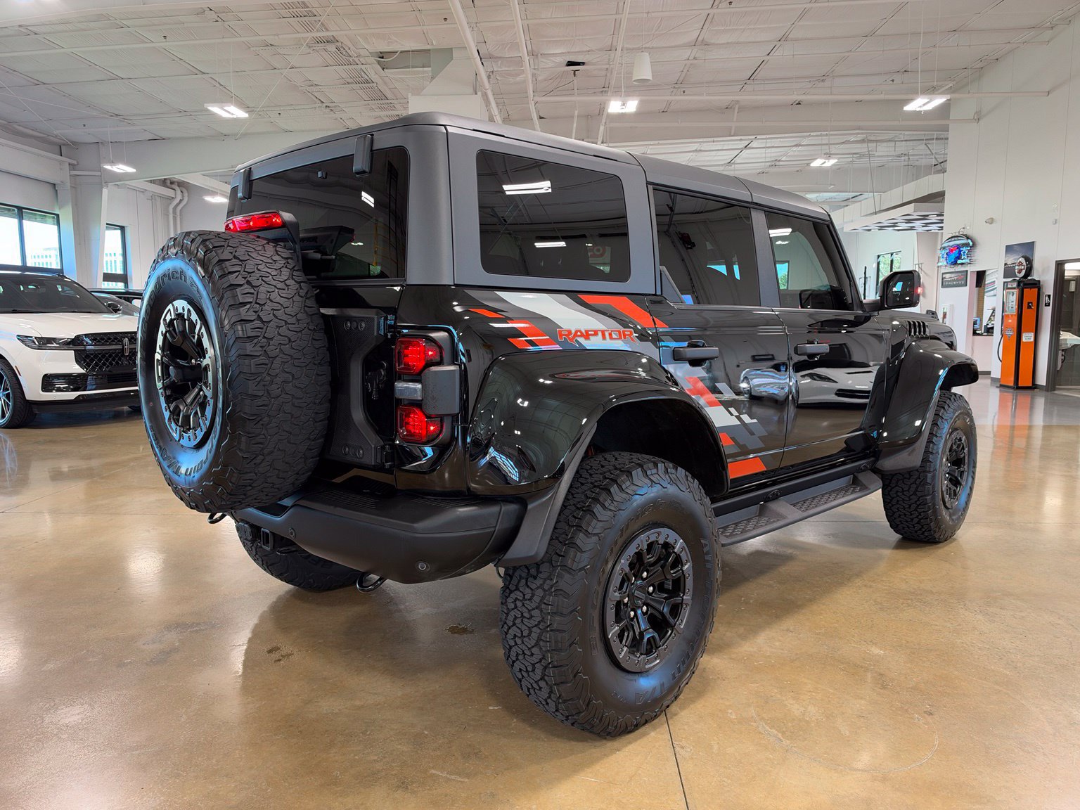 Used 2024 Ford Bronco Raptor AWD/4WD image 8