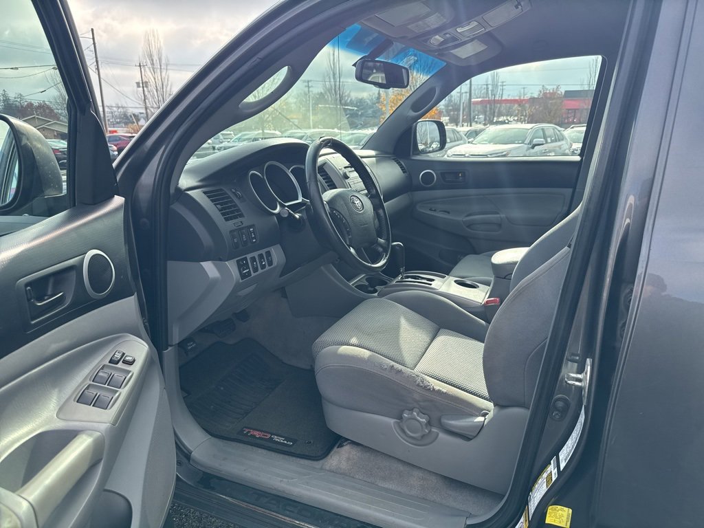 Used 2011 Toyota Tacoma 4x4 Double Cab image 9