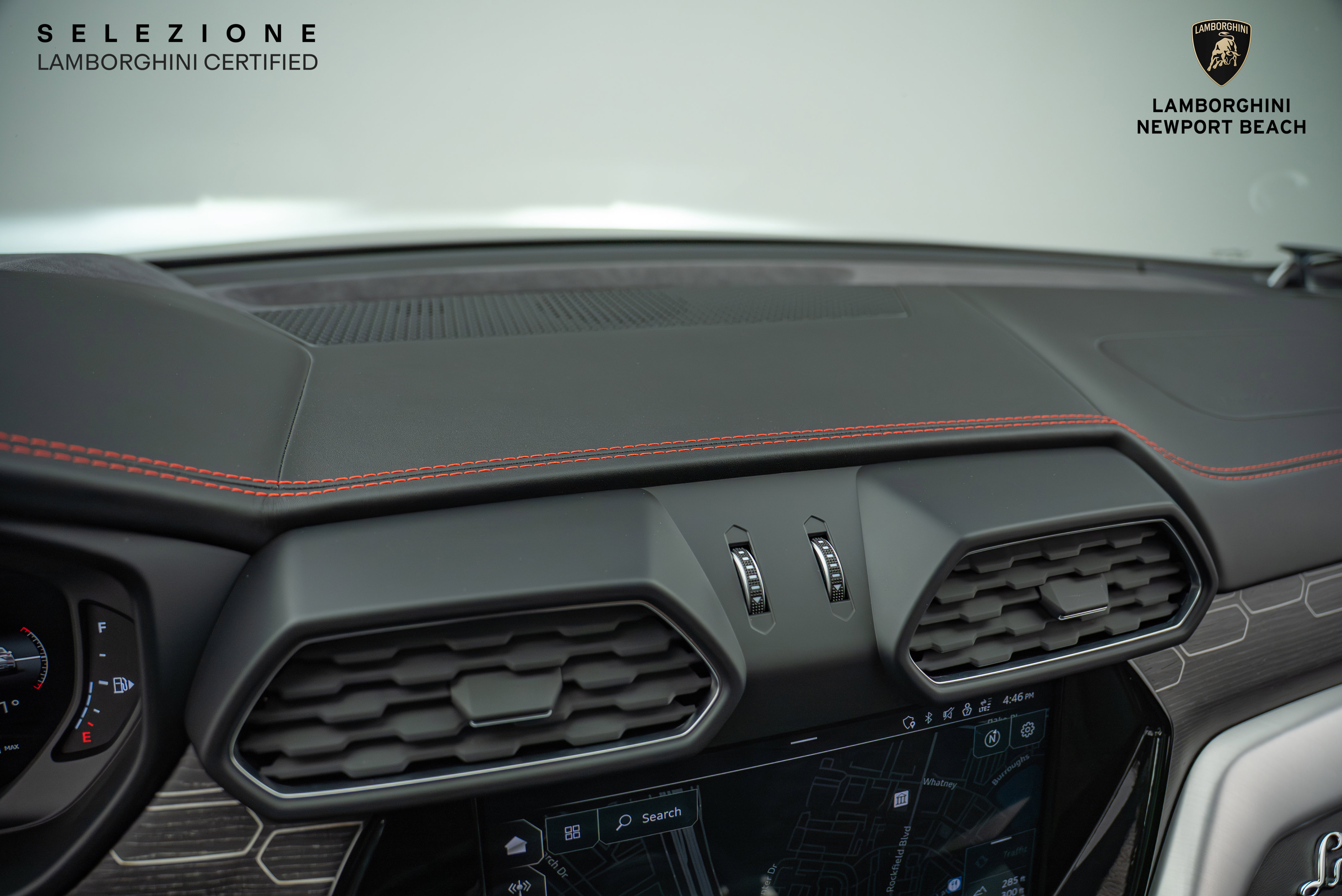 Used 2022 Lamborghini Urus AWD/4WD image 28