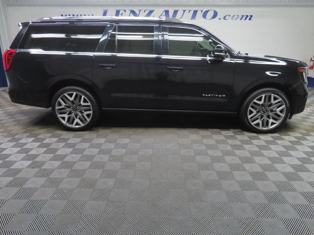 Used 2025 Ford Expedition Max Platinum w/ Platinum Ultimate Package AWD/4WD image 2