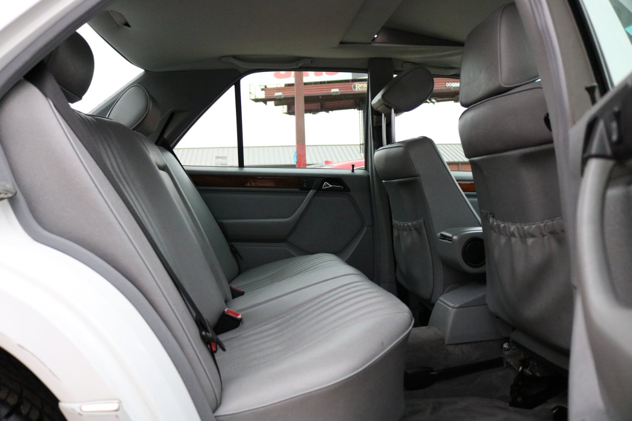 Used 1993 Mercedes-Benz 300 E 2.8 image 37