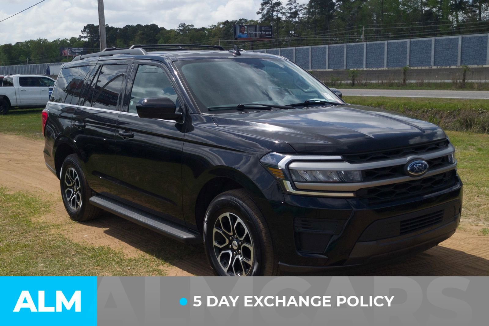 Used 2024 Ford Expedition XLT AWD/4WD image 4