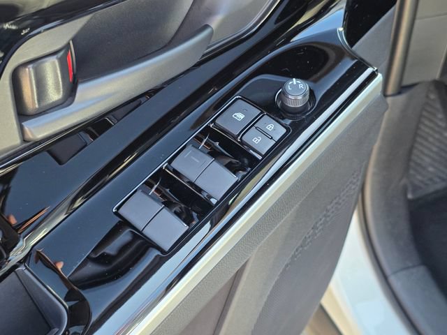 Certified 2025 Subaru Solterra w/ Premium Convenience Package AWD/4WD image 19