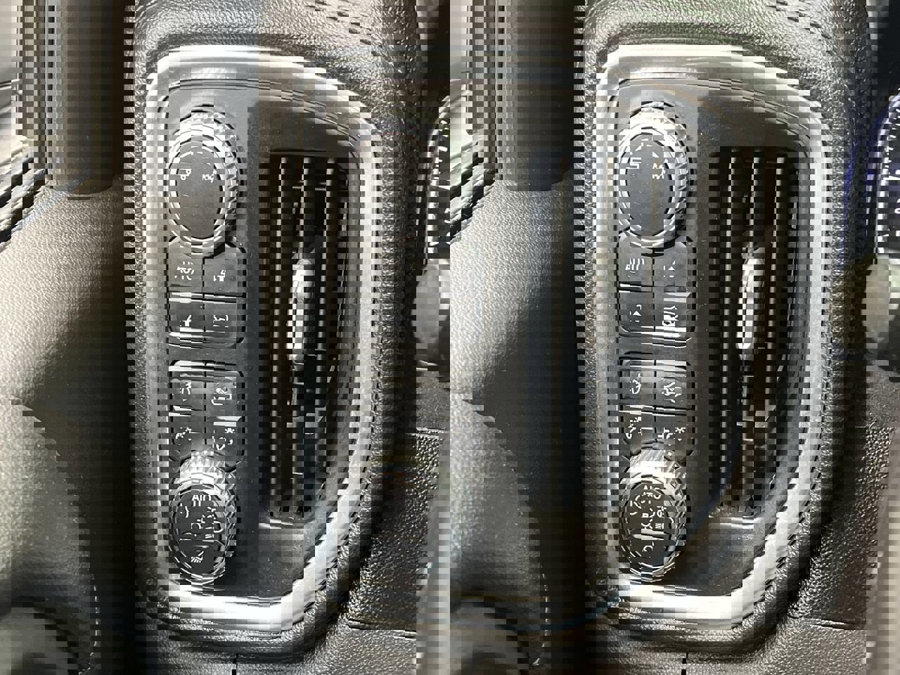 Used 2019 GMC Sierra 1500 SLE w/ SLE Value Package image 15