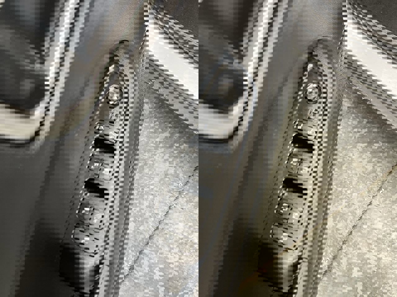 Used 2021 Hyundai Venue SE image 7