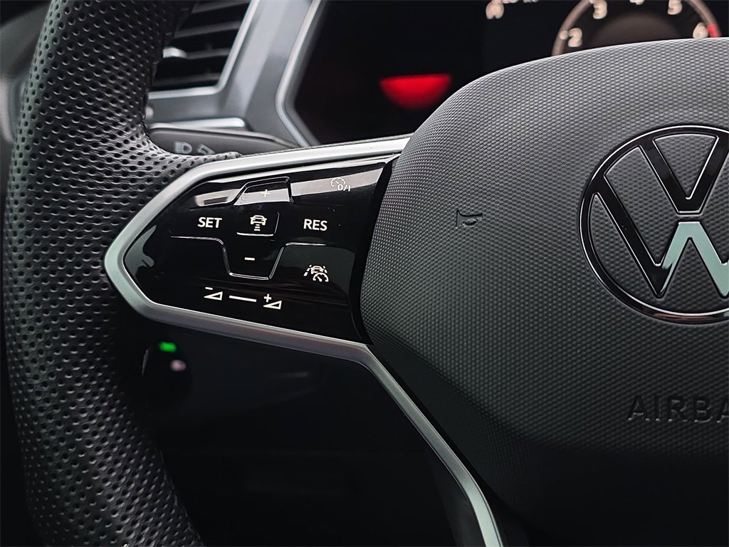 Used 2022 Volkswagen Tiguan SE R-Line image 20