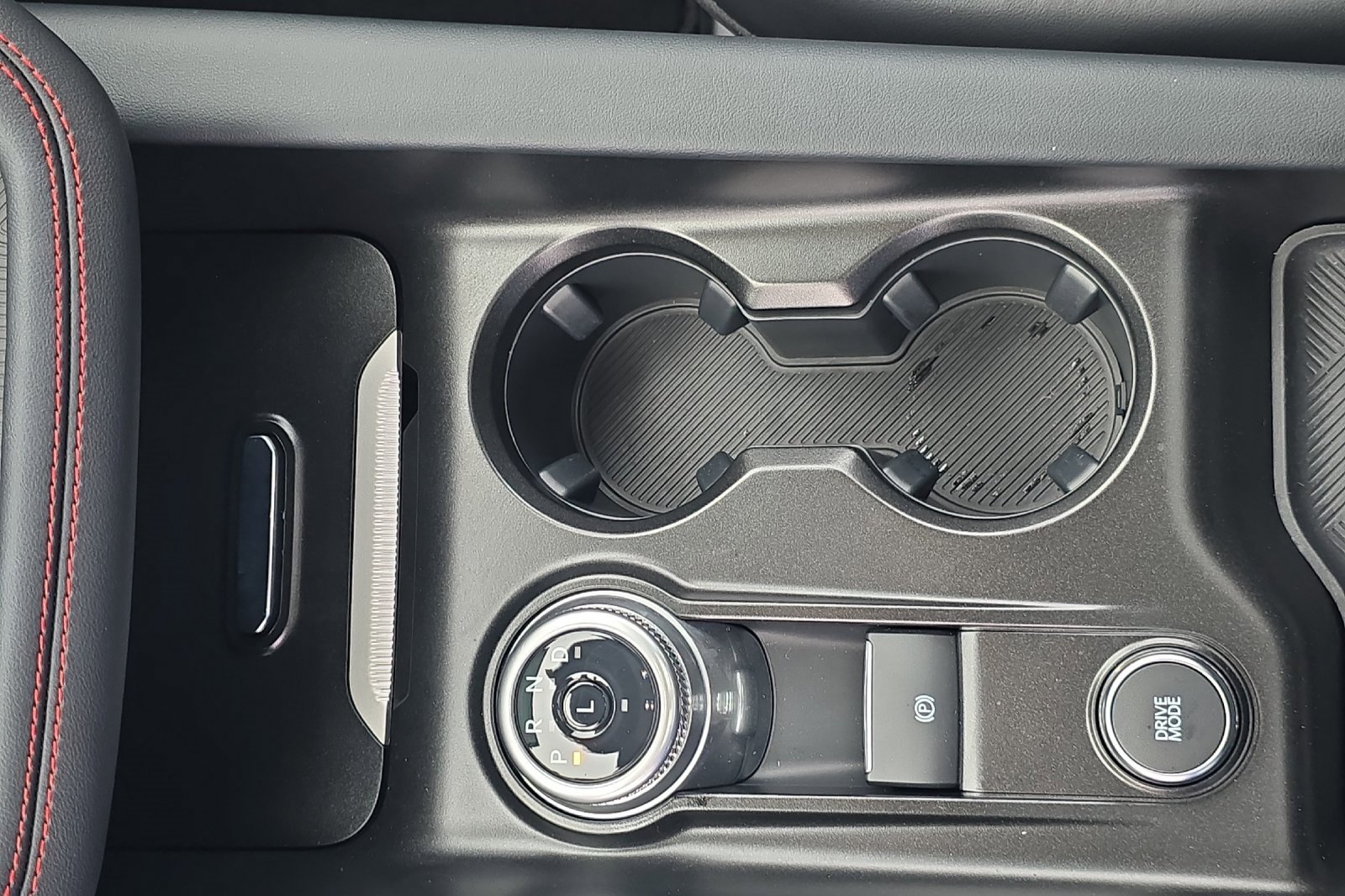 Used 2025 Ford Explorer ST-Line w/ Premium Package image 22