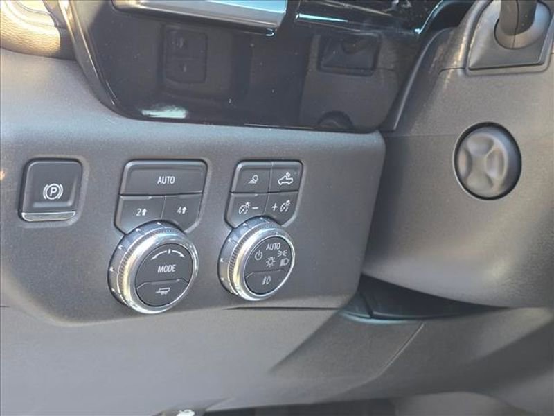 New 2026 GMC Sierra 1500 SLT image 9