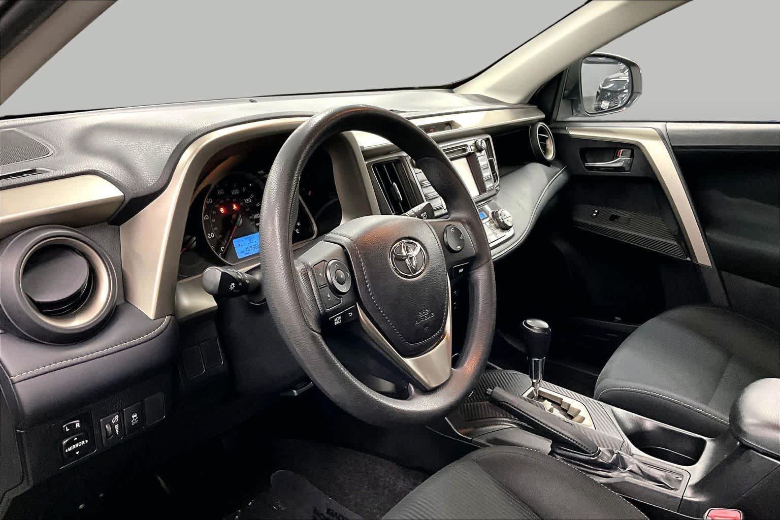 Used 2014 Toyota RAV4 XLE FWD image 17