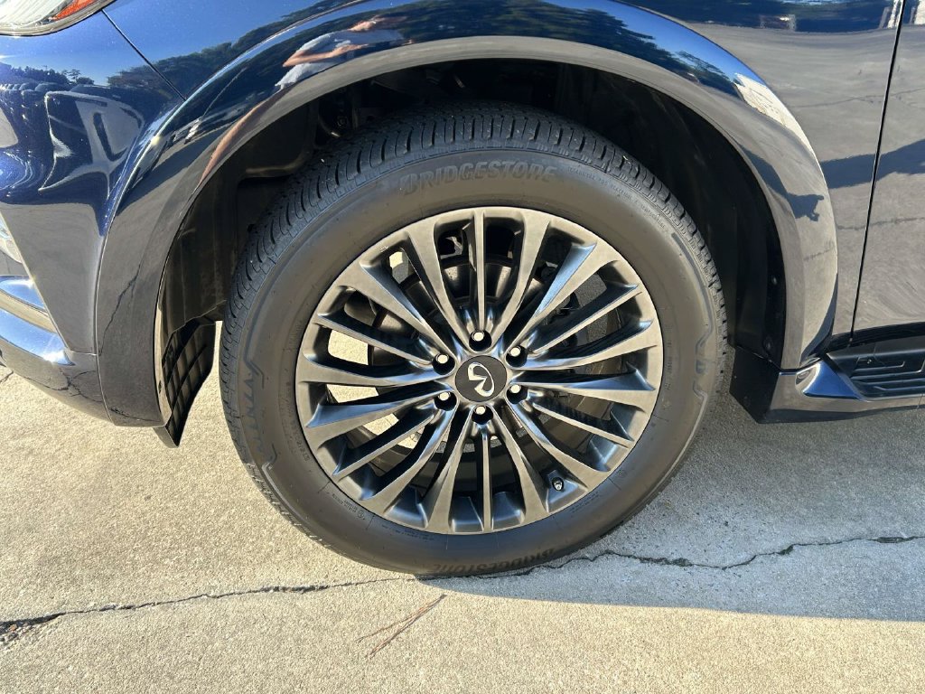 Used 2022 INFINITI QX80 Premium Select w/ All-Season Package RWD image 9