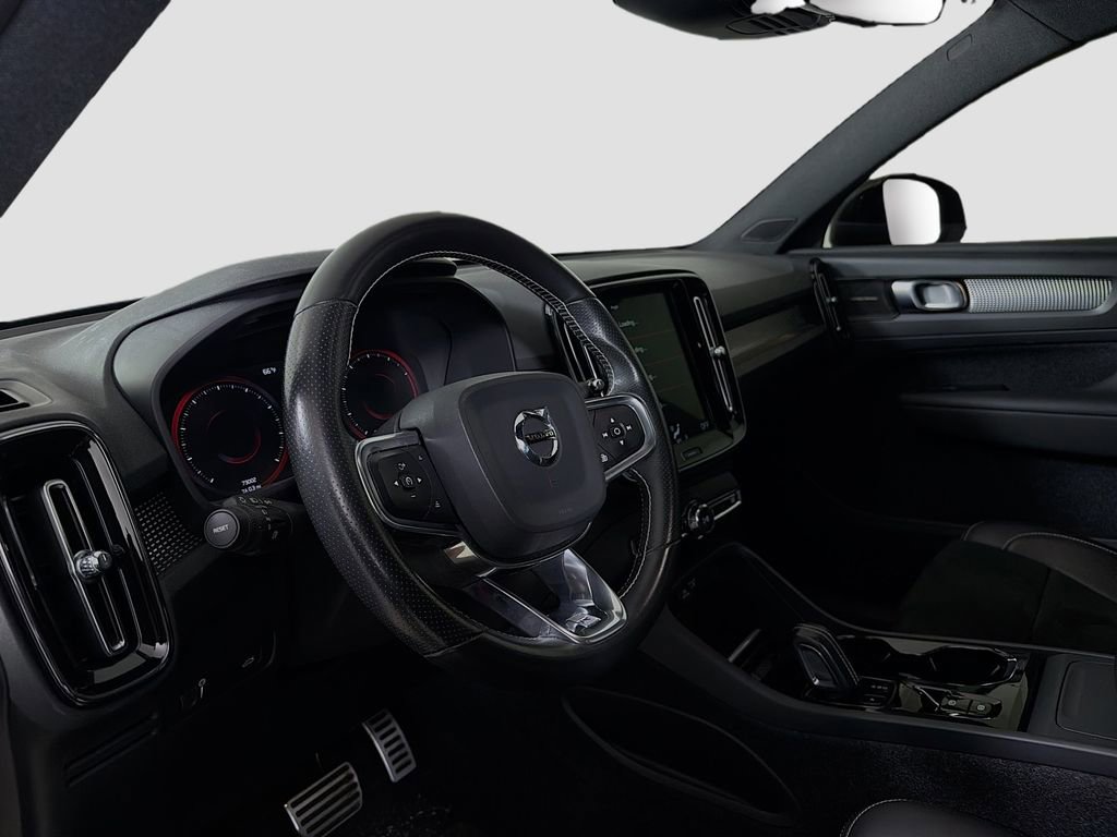Used 2019 Volvo XC40 T5 R-Design AWD/4WD image 9