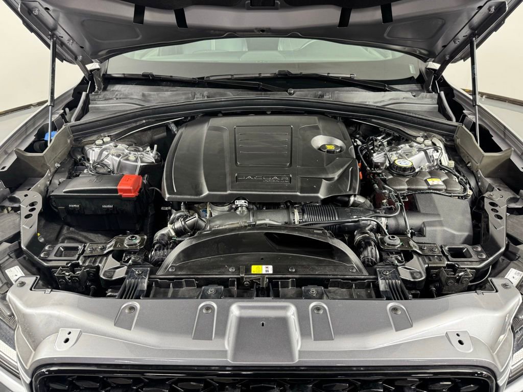 Used 2025 Jaguar F-PACE R-Dynamic S image 34