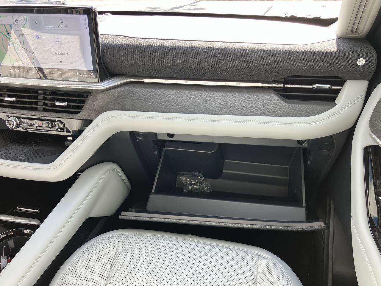 Used 2025 Ford Explorer Platinum w/ Ultimate Package image 18