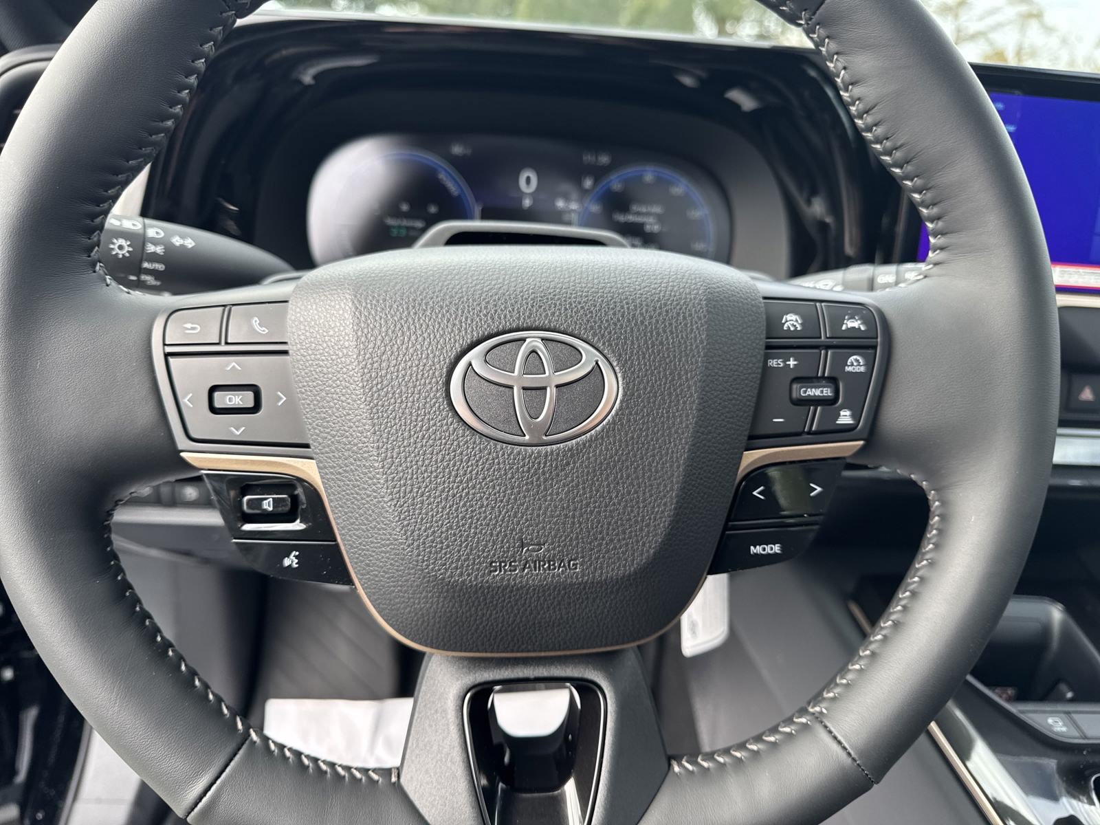 New 2025 Toyota Crown Signia w/ Advanced Technology Package AWD/4WD image 18