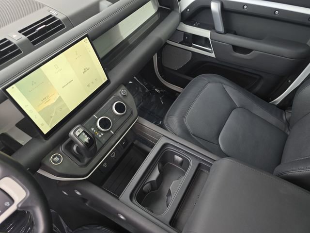 Certified 2024 Land Rover Defender 130 X-Dynamic SE image 29