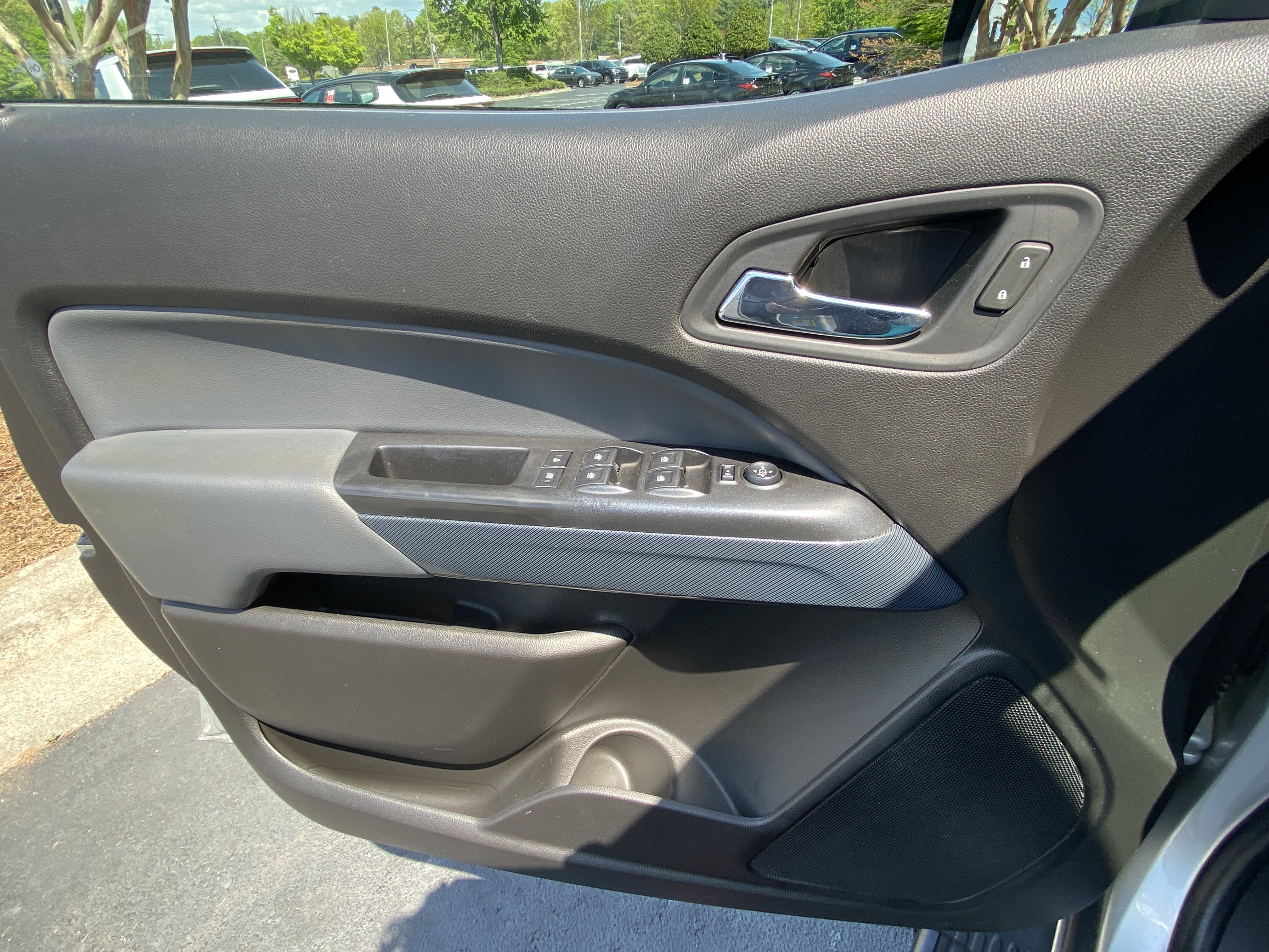 Used 2017 Chevrolet Colorado Z71 AWD/4WD image 10